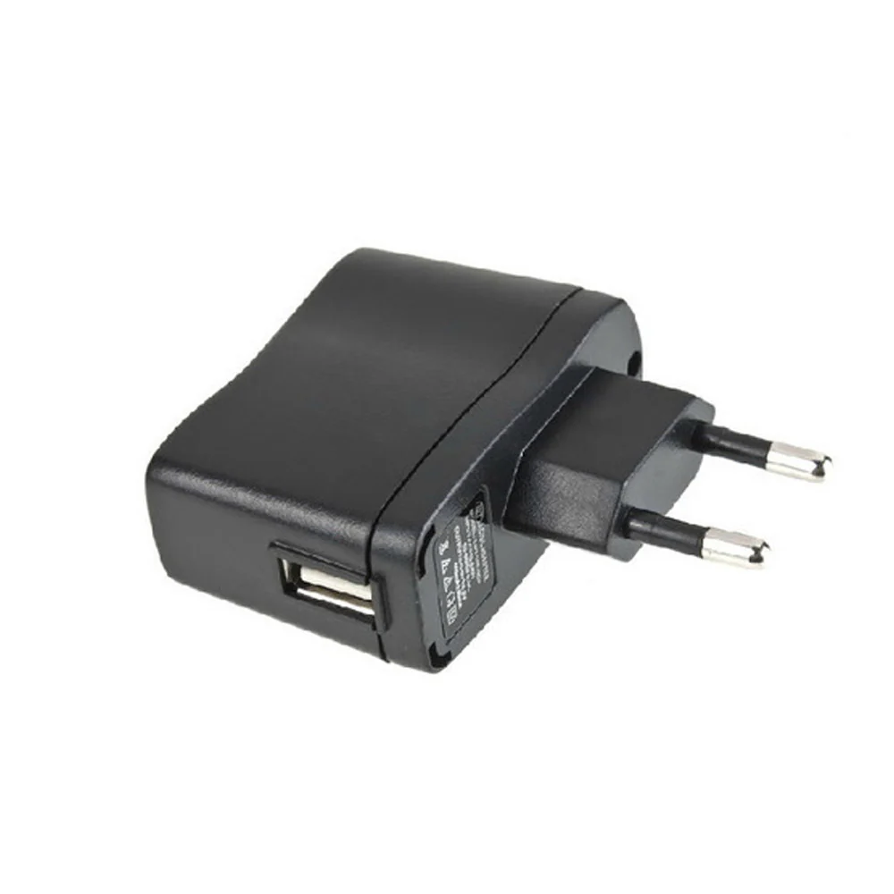 שנאי ומתאם USB לשקע חשמל